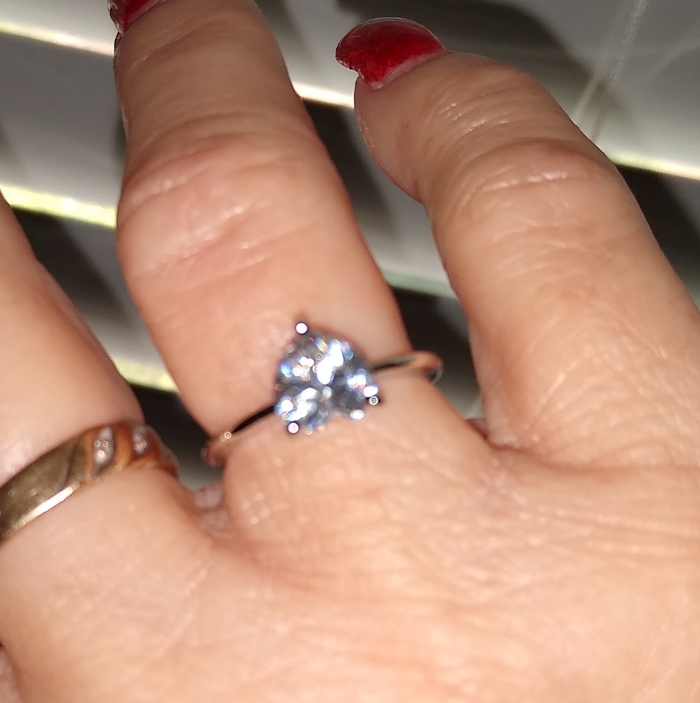 NWT WHITE SAPHIRE HEART RING